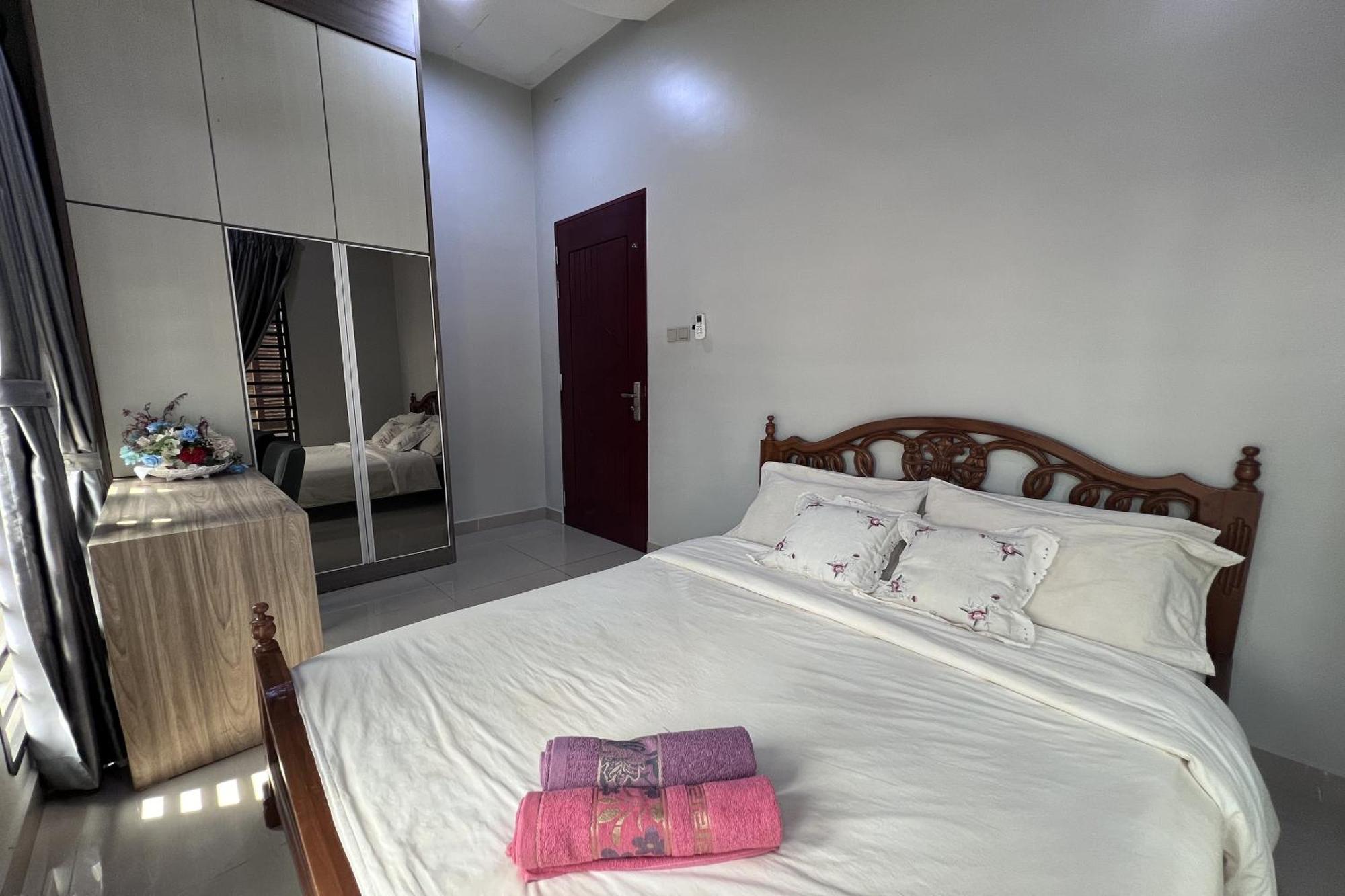 OYO 89873 Nurbayu Chalet Kuantan Bagian luar foto