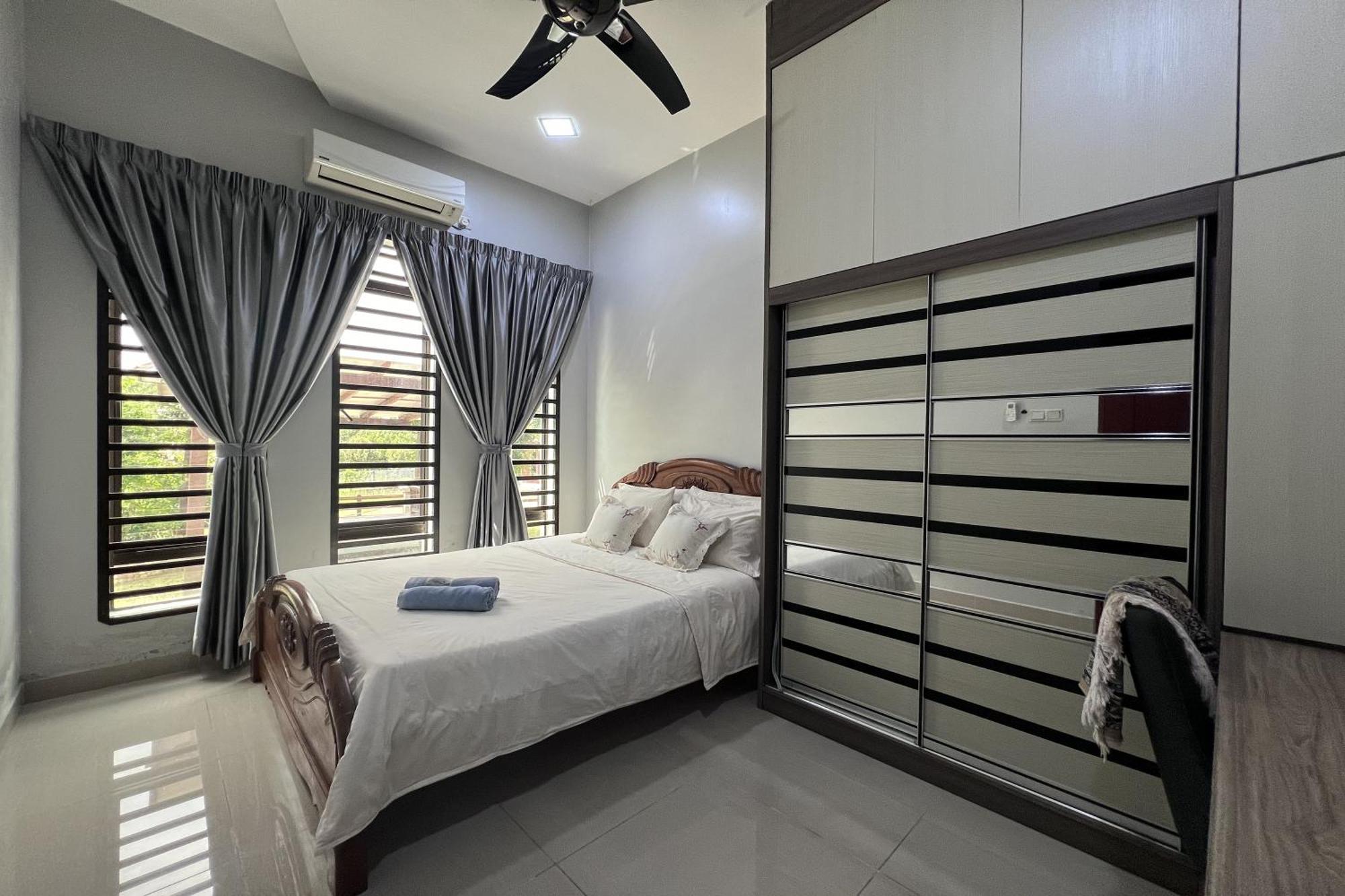 OYO 89873 Nurbayu Chalet Kuantan Bagian luar foto