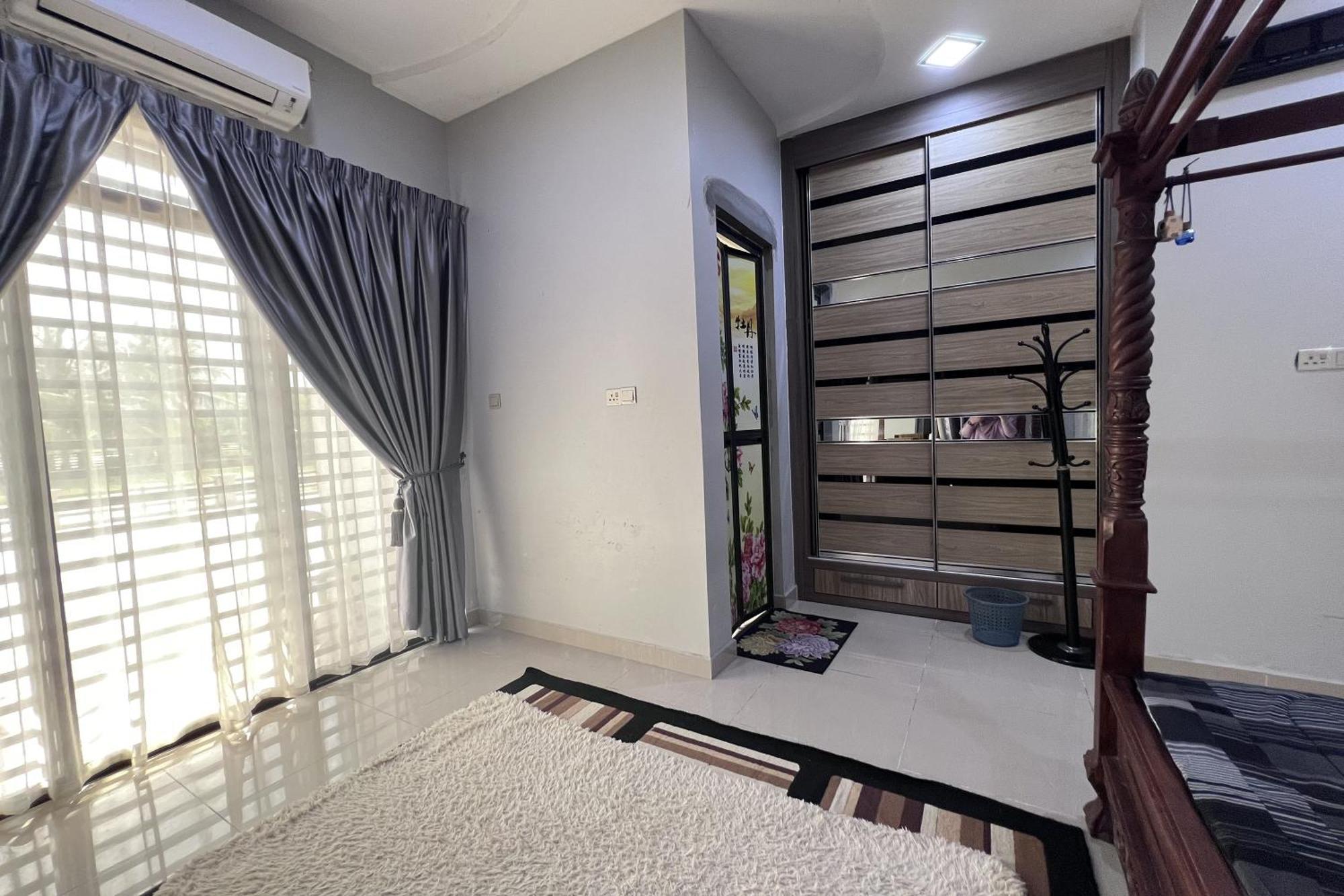 OYO 89873 Nurbayu Chalet Kuantan Bagian luar foto