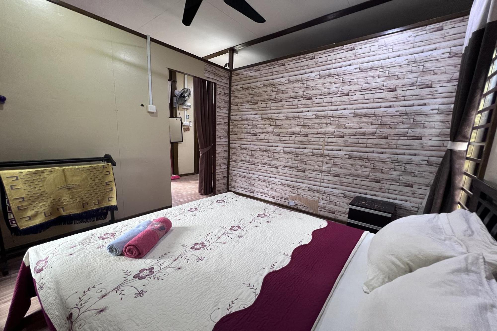 OYO 89873 Nurbayu Chalet Kuantan Bagian luar foto