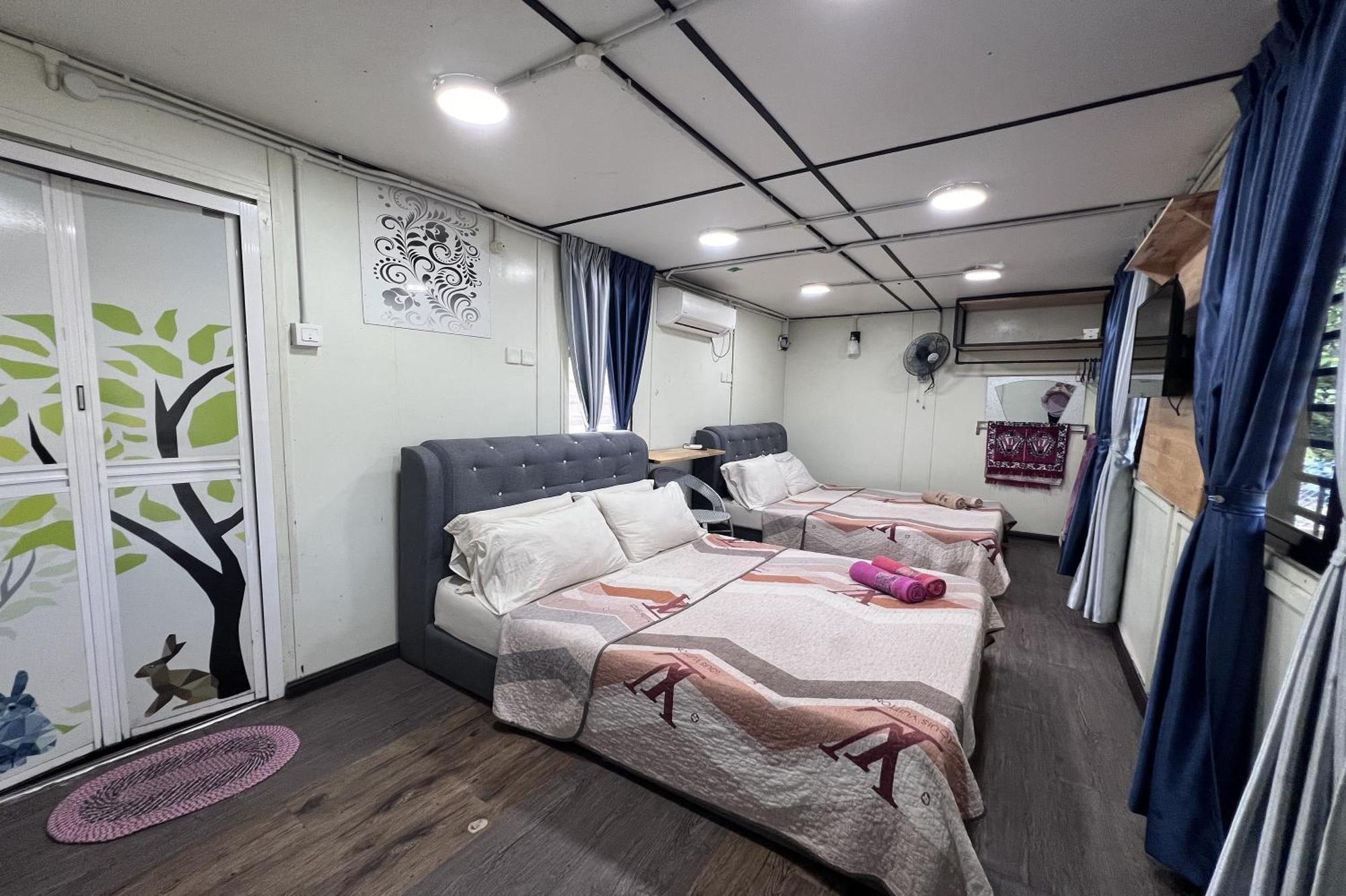 OYO 89873 Nurbayu Chalet Kuantan Bagian luar foto