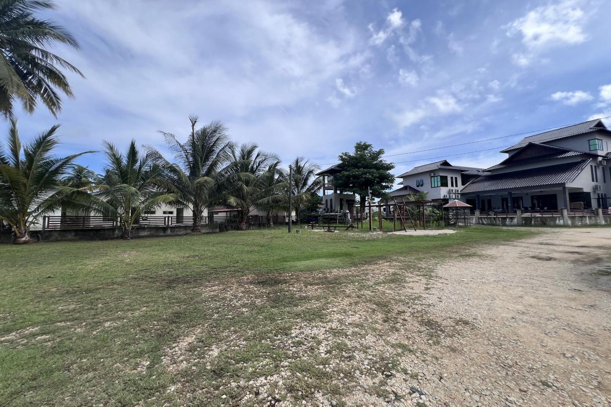 OYO 89873 Nurbayu Chalet Kuantan Bagian luar foto