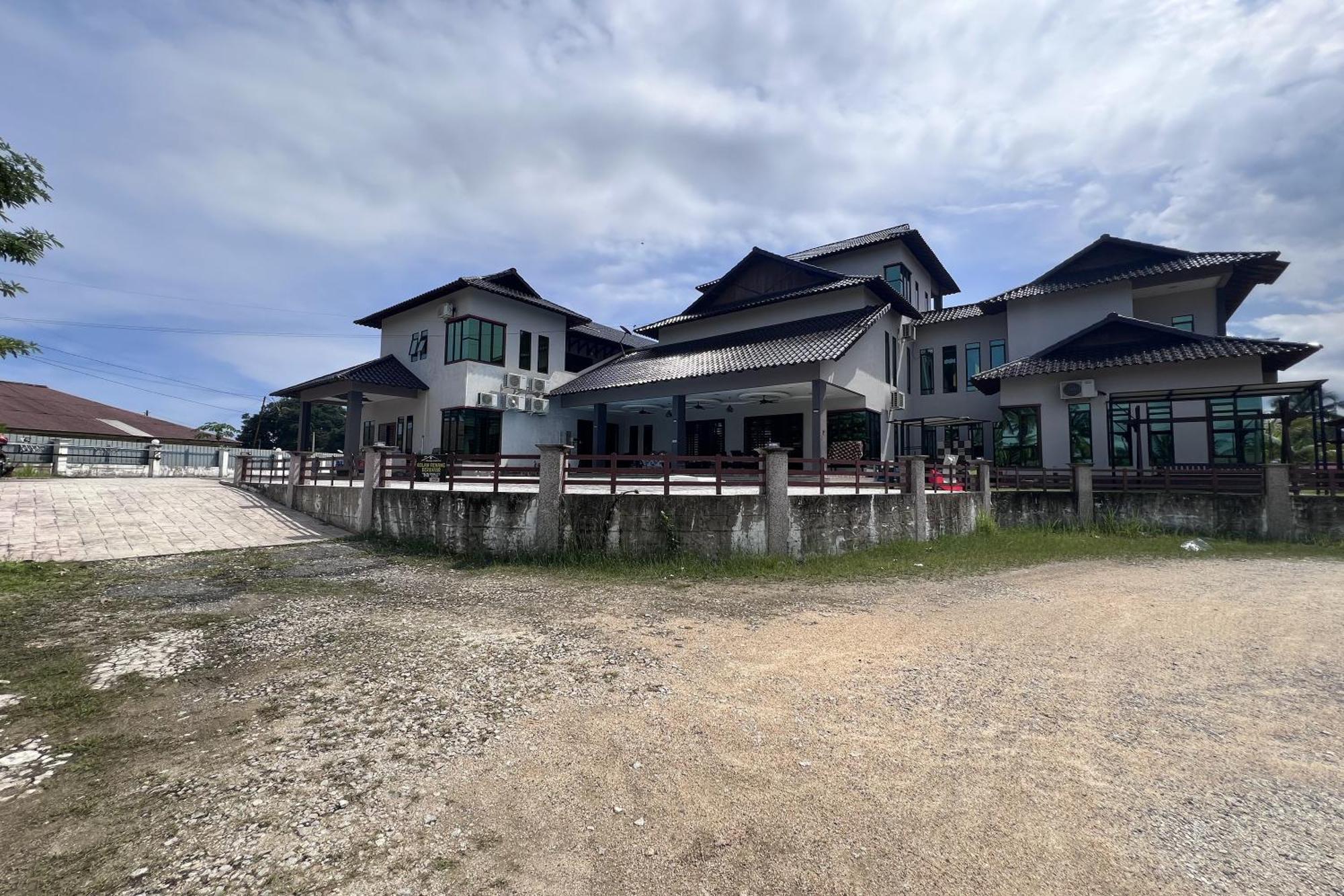 OYO 89873 Nurbayu Chalet Kuantan Bagian luar foto