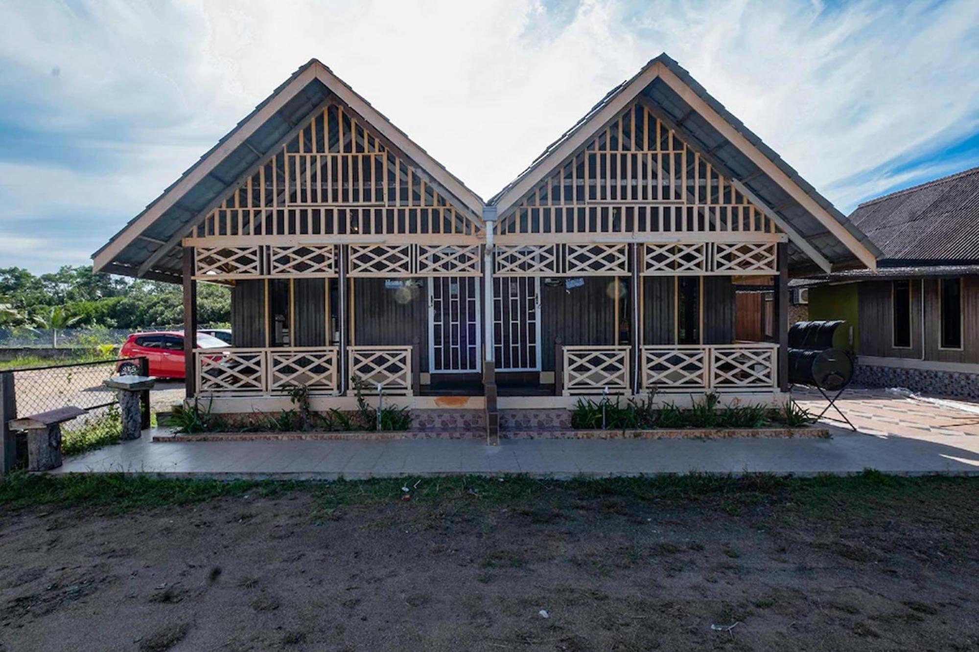OYO 89873 Nurbayu Chalet Kuantan Bagian luar foto