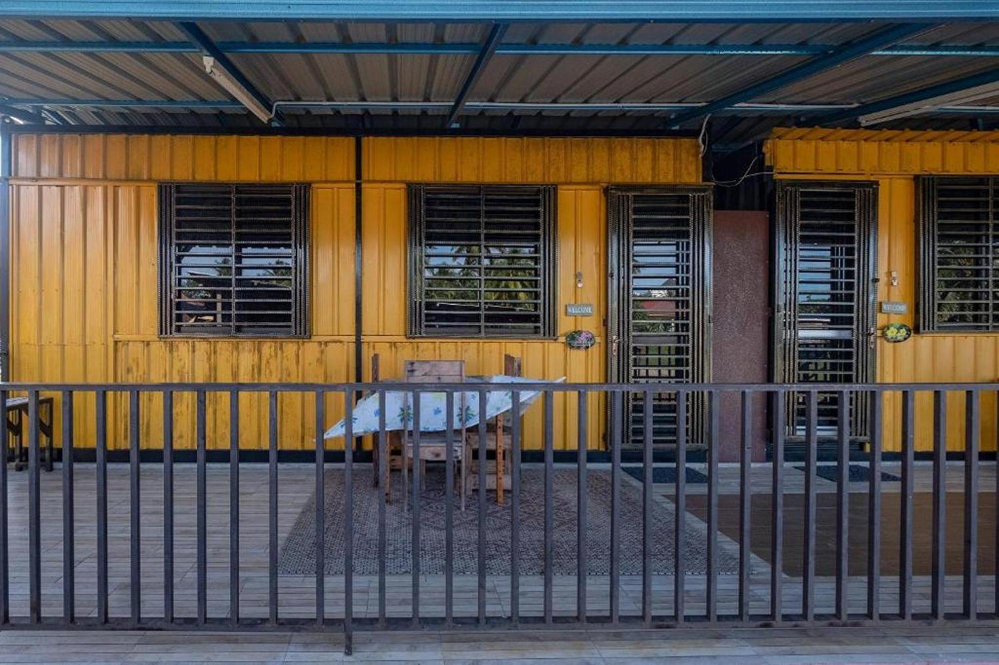 OYO 89873 Nurbayu Chalet Kuantan Bagian luar foto